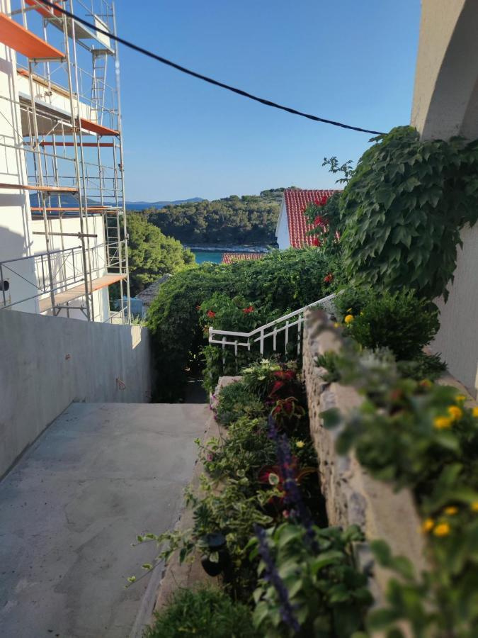 Apartment Helena ตรีบูนย์ ภายนอก รูปภาพ