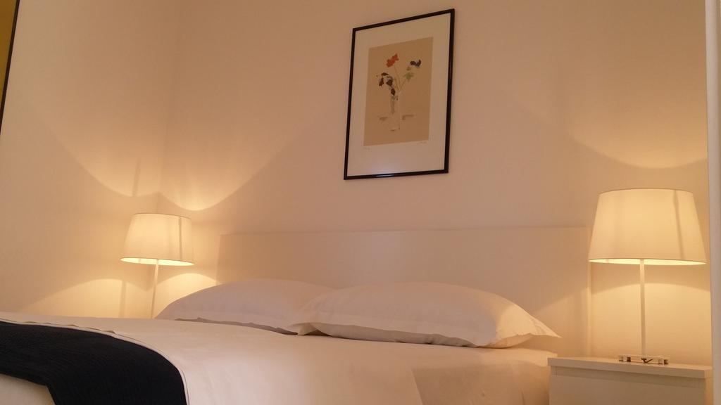 Apartment Helena ตรีบูนย์ ภายนอก รูปภาพ