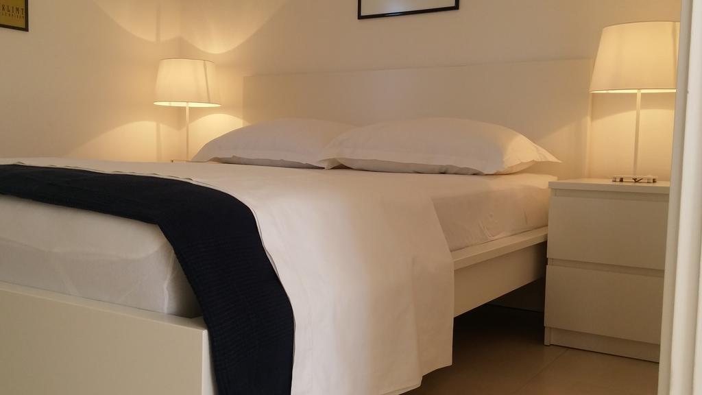 Apartment Helena ตรีบูนย์ ภายนอก รูปภาพ